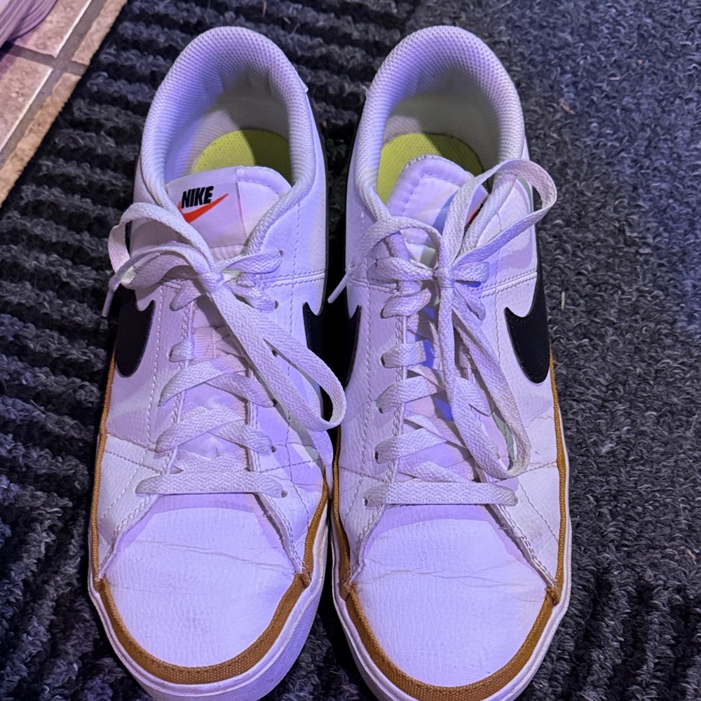Nike White and Black Sneakers with Tan Trim